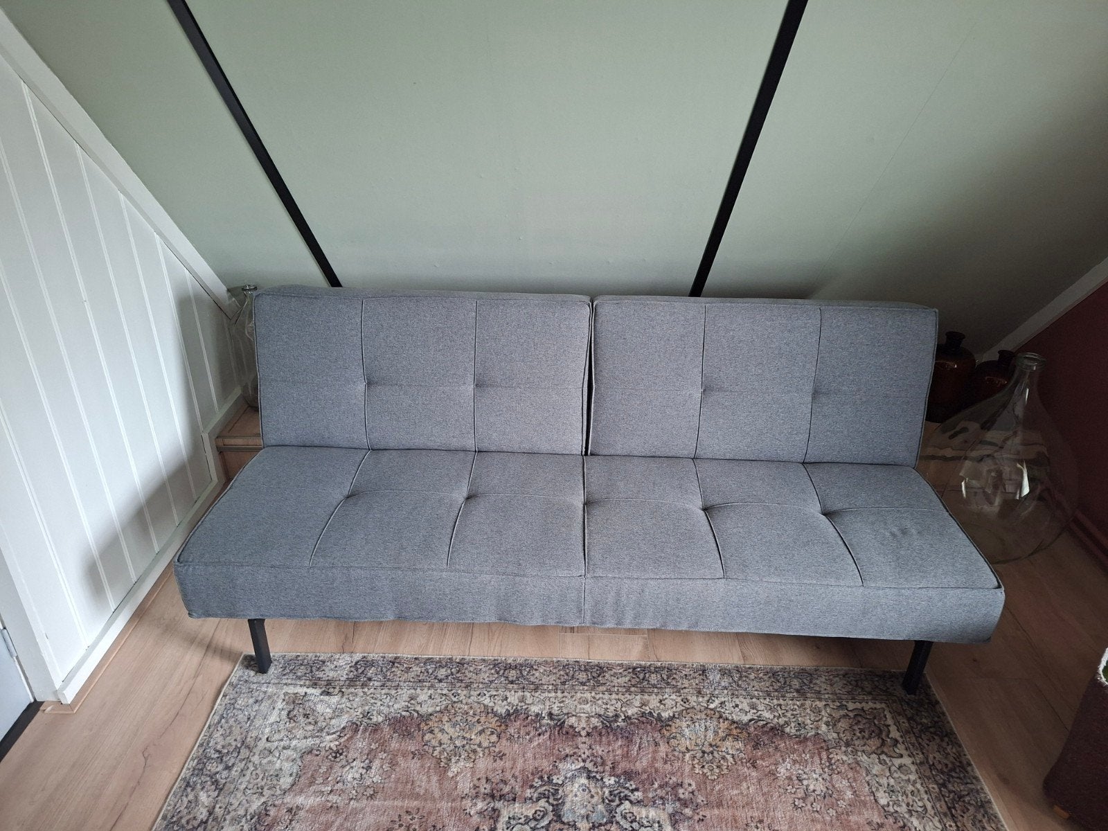 Mooie grijze slaapbank - Compact en functioneel, Huis en Inrichting, Ophalen, 190 cm of minder, Zo goed als nieuw, 80 cm