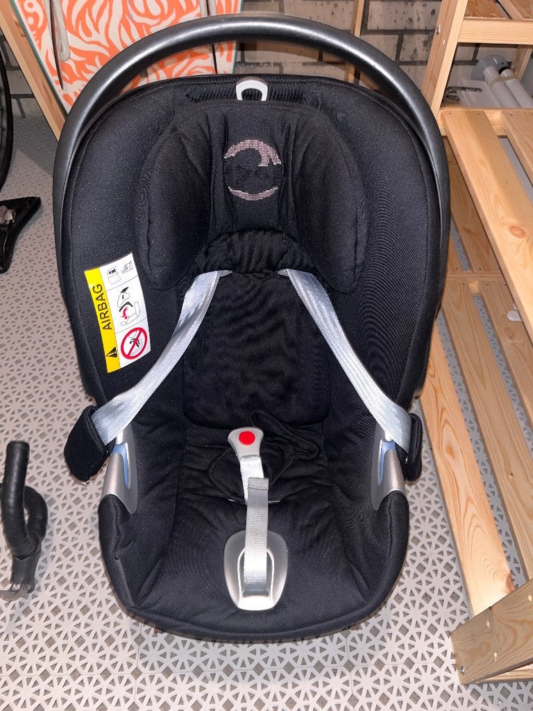 Cybex Aton Q I-size met Base, Ophalen, Gebruikt, Chicco, Isofix