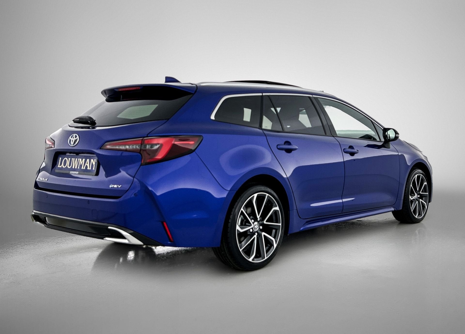 Toyota Corolla Touring Sports Hybrid 180 Executive *DEMO* |, 12 maanden, 450 kg, 4 cilinders, 1415 kg