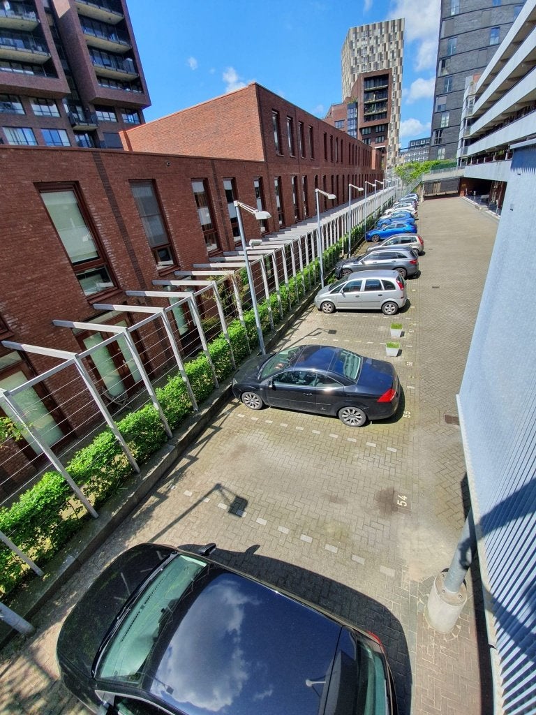 Te huur Parkeerplaats, Huizen en Kamers, Garages en Parkeerplaatsen, Rotterdam