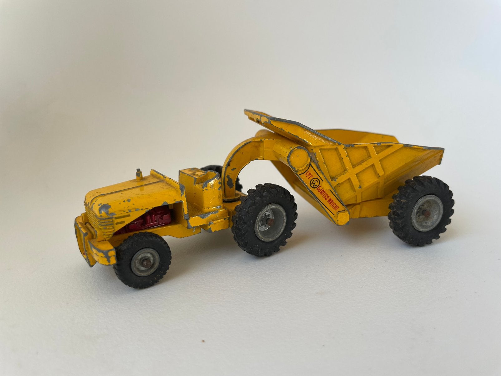 model Curtiss-Wright Rear Dumper, geel, Lesney, 1/50, Ophalen of Verzenden, Gebruikt, Hijskraan, Tractor of Landbouw, Lesney