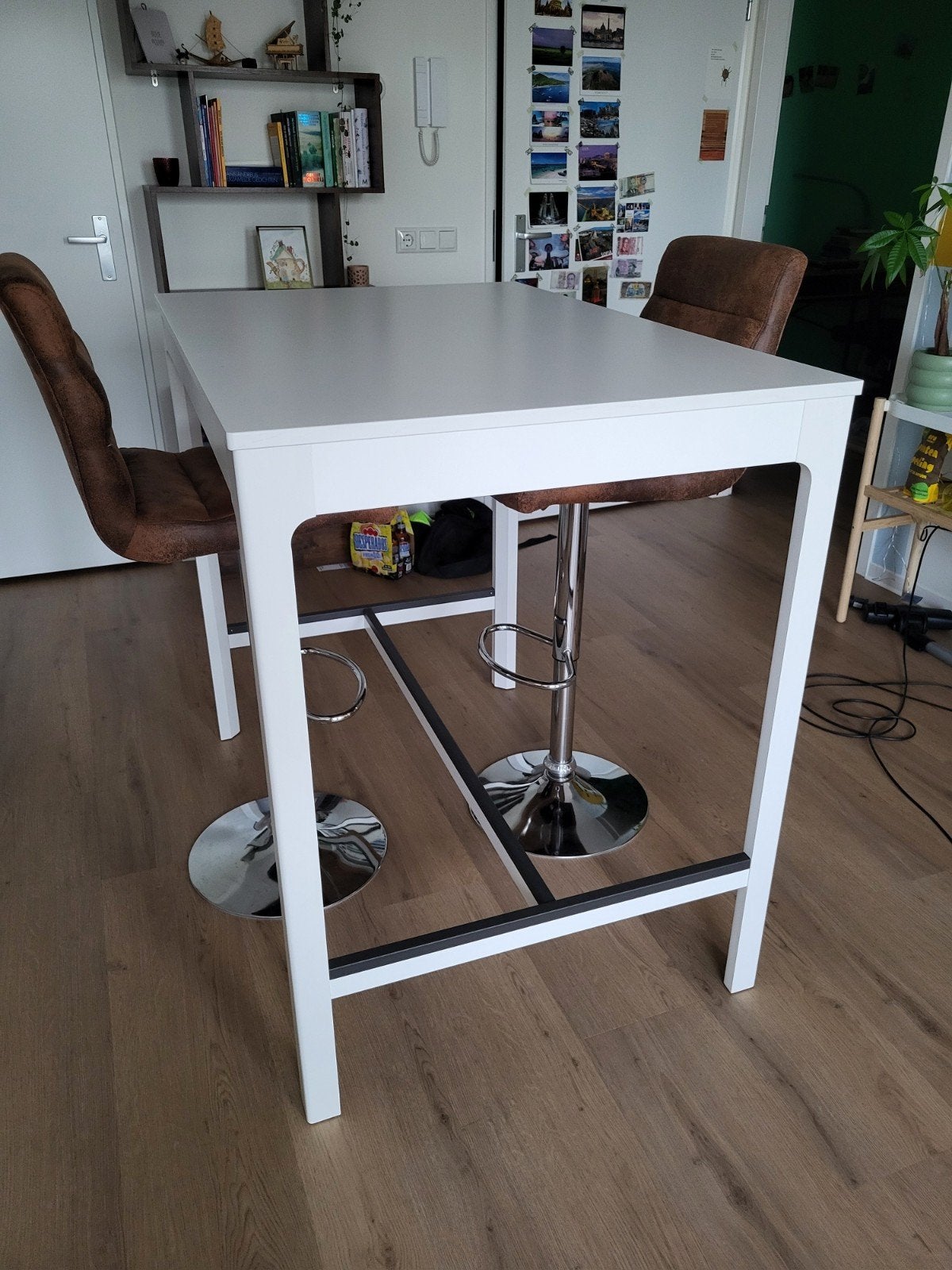 Ekedalen witte bartafel/eettafel - moet weg!, Huis en Inrichting, Tafels | Eettafels, Ophalen, 100 tot 150 cm, 50 tot 100 cm, Zo goed als nieuw