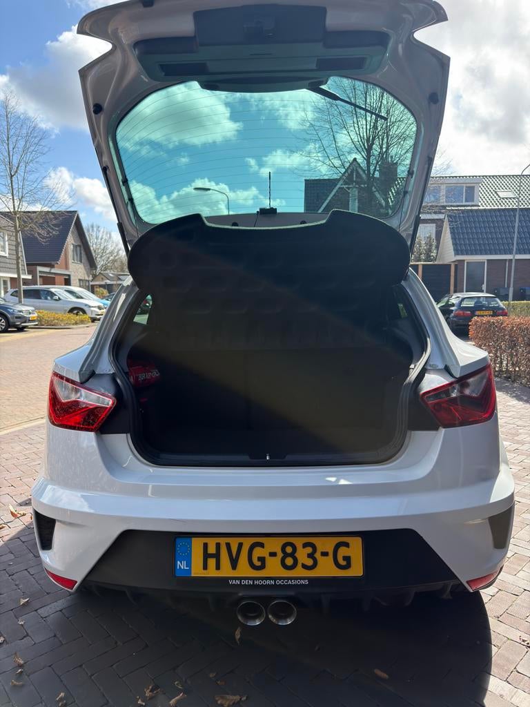 Seat Ibiza cupra 1.8 TSI 141KW 3DRS 2016 Wit, Auto's, Seat, Voorwielaandrijving, 1160 kg, Start-stop-systeem, Zwart