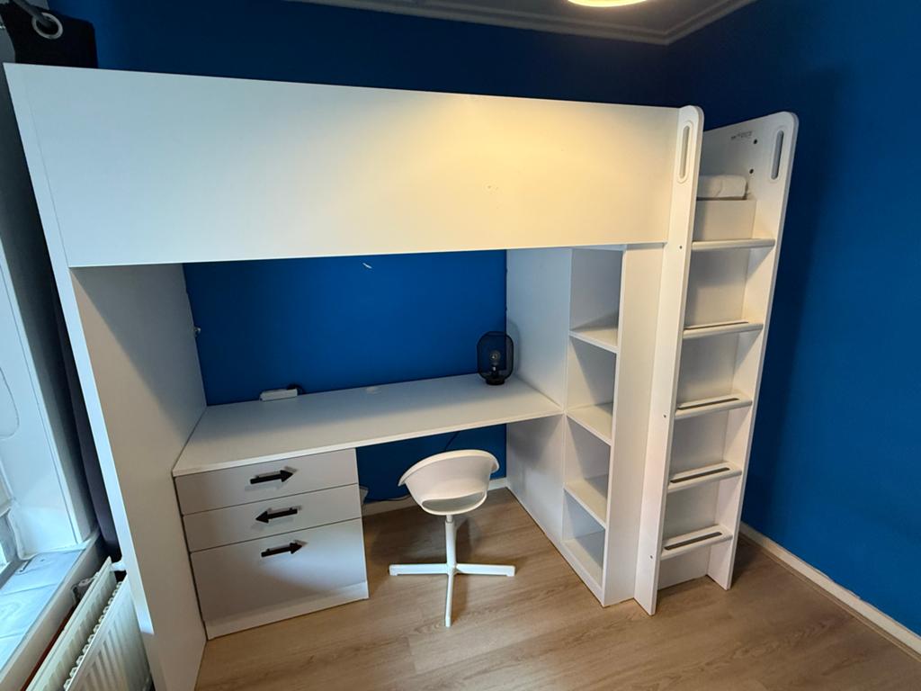Dit weekend moet hij weg ! Ikea Hoogslaper met bureau, Kinderen en Baby's, Kinderkamer | Stapelbedden en Hoogslapers, Gebruikt