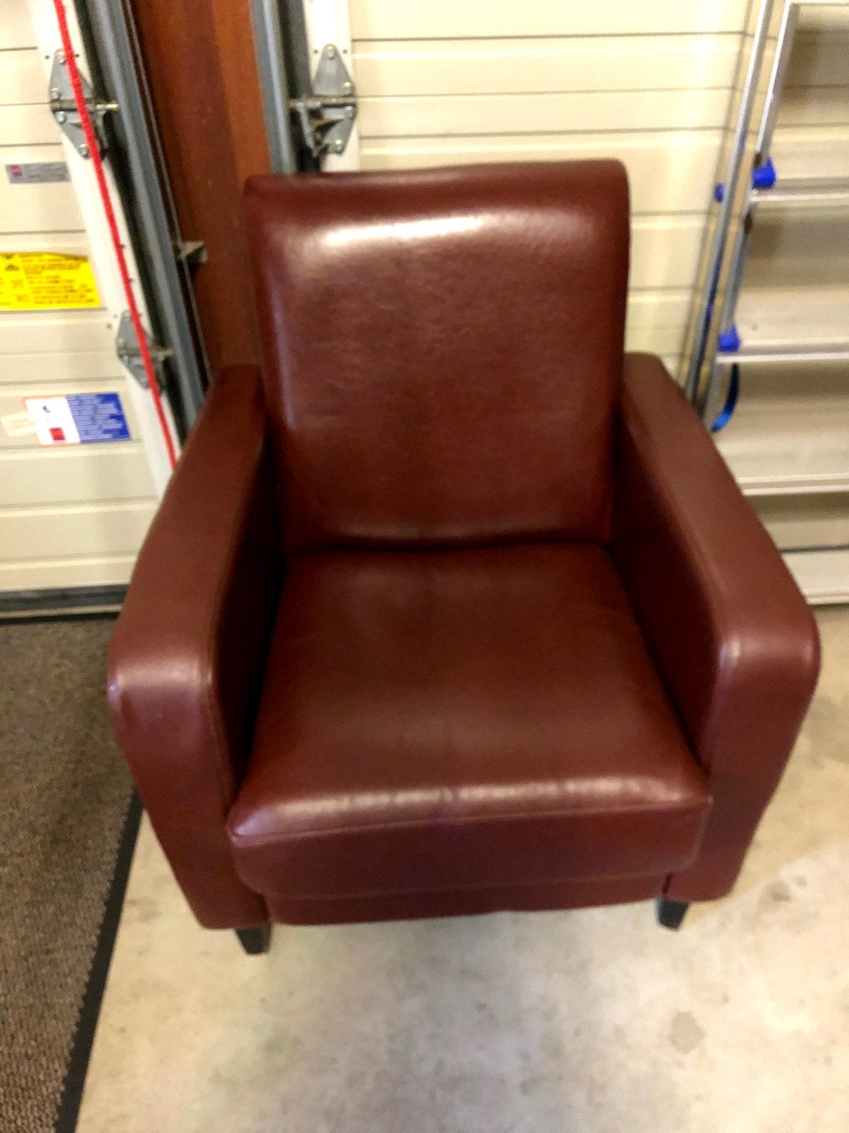 Gratis: Fauteuil rood-bruin leder, Ophalen, Zo goed als nieuw, 75 tot 100 cm, 50 tot 75 cm