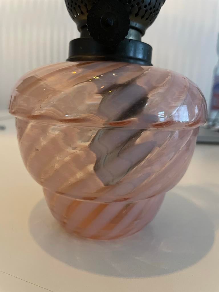 Antieke Brenner Kosmos olielamp met roze glazen voet, Antiek en Kunst, Antiek | Lampen, Ophalen of Verzenden