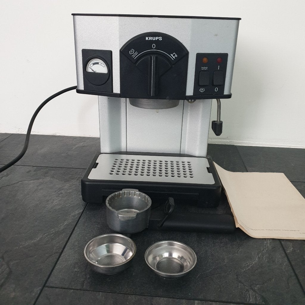 Krups espresso machine amper gebruikt, Espresso apparaat, 10 kopjes of meer, Gemalen koffie, Ophalen of Verzenden