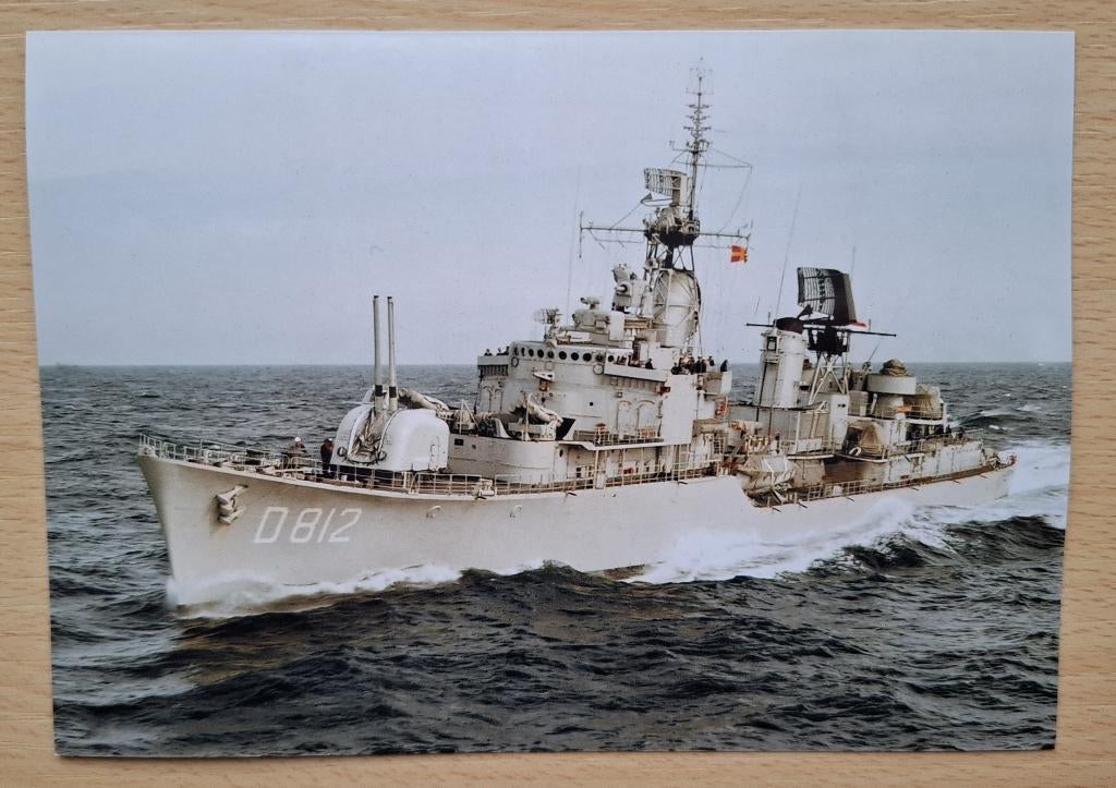 Foto marine: onderzeebootjager Hr.Ms. Friesland D812, Verzamelen, Verzenden, Marine, Nederland, Foto of Poster