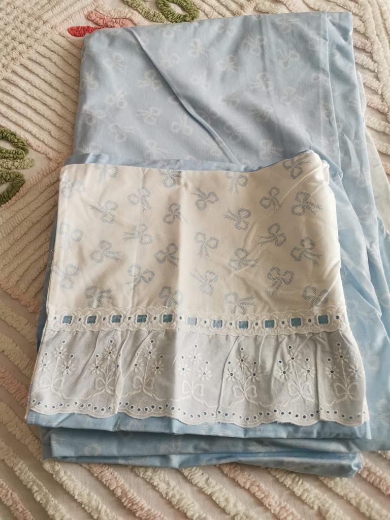 Schattig lichtblauw/wit eenpersoons dekbedovertrek met strik, Eenpersoons, Blauw, Dekbedovertrek, Nieuw