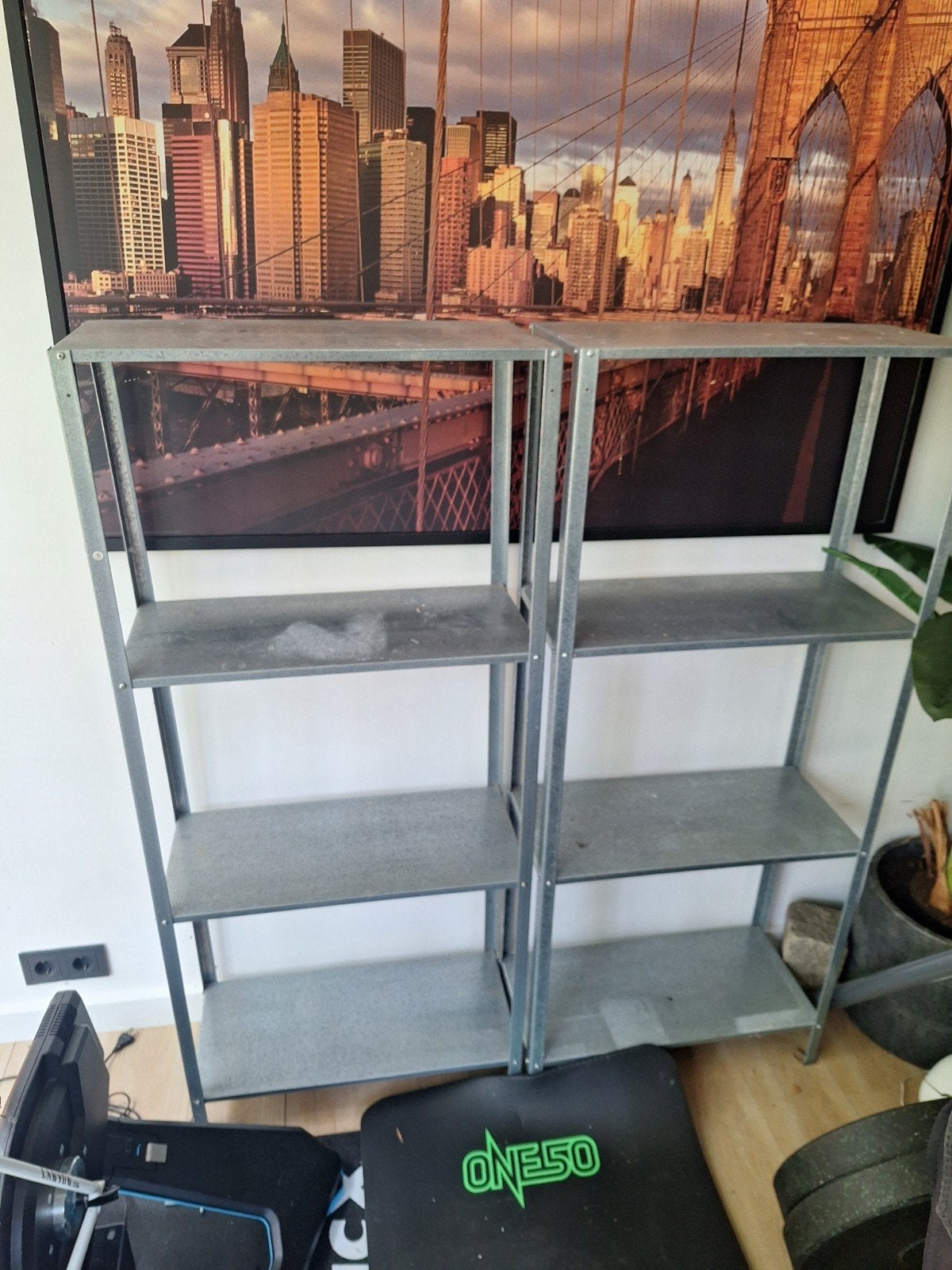 2 metalen IKEA stellingen - Handig voor opslag, Ophalen