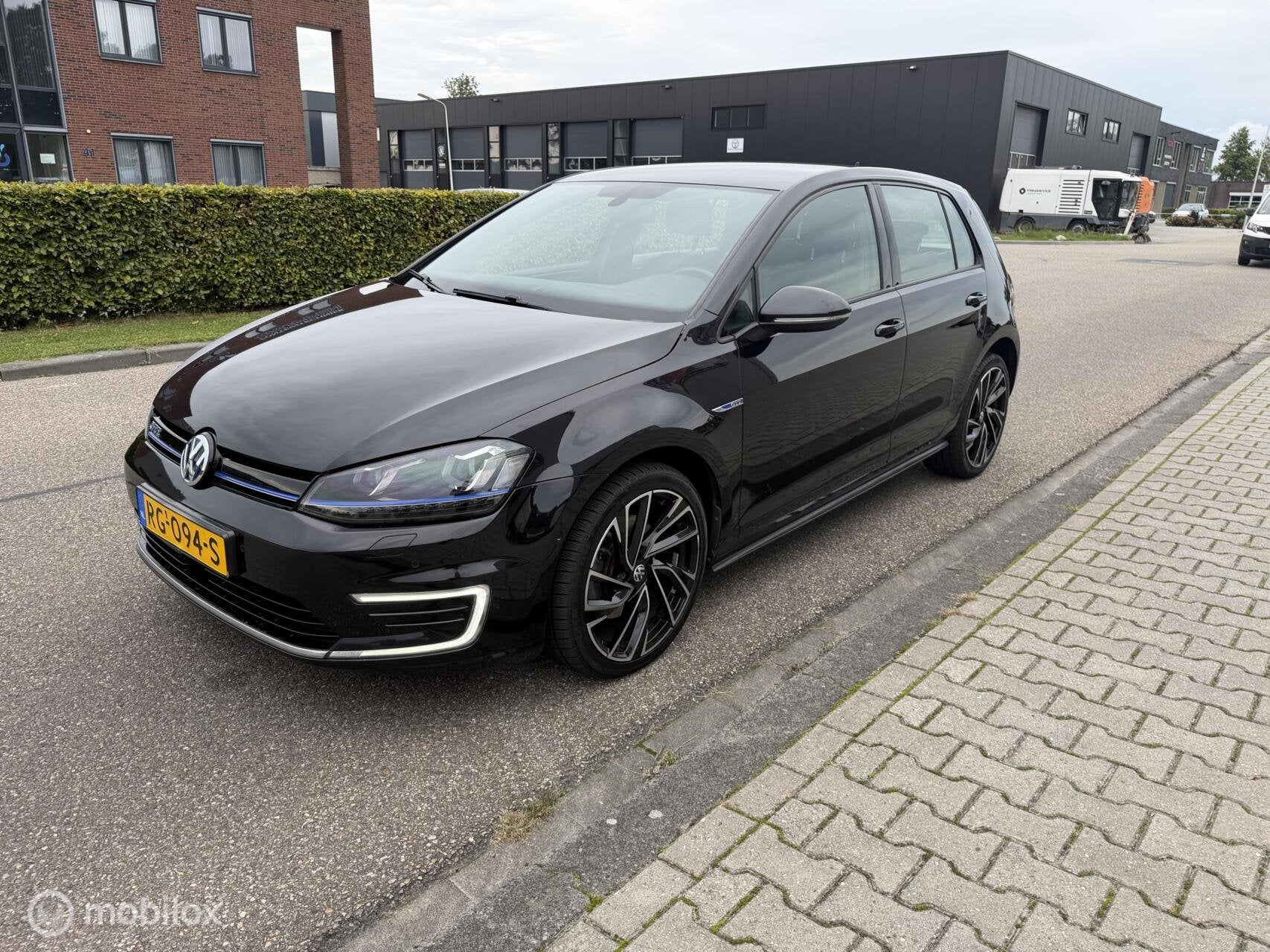 Volkswagen Golf 1.4 TSI GTE goed onderhouden, Auto's, Gebruikt, Euro 6, 4 cilinders, Zwart