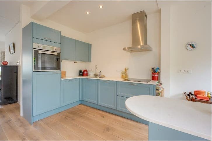 Moderne L-vormige Keuken met Kookeiland, Huis en Inrichting, Ophalen, Overige materialen, Blauw, Hoekkeuken