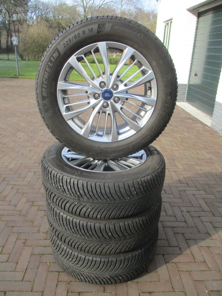 Originele Ford Kuga 18 inch winterbanden tpms model 3 IZGST, 18 inch, Gebruikt, Ford, Banden en Velgen