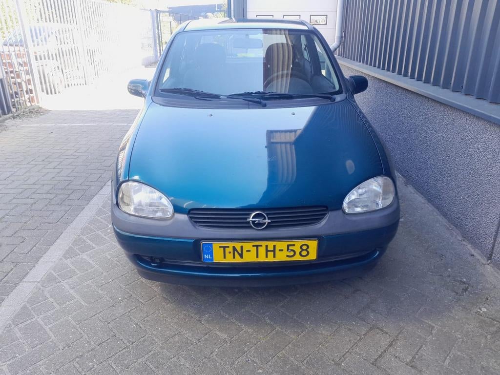 Opel Corsa 1.4 I 3D AUT 1998 Blauw, Auto's, 450 kg, 40 €/maand, 4 cilinders, 1389 cc