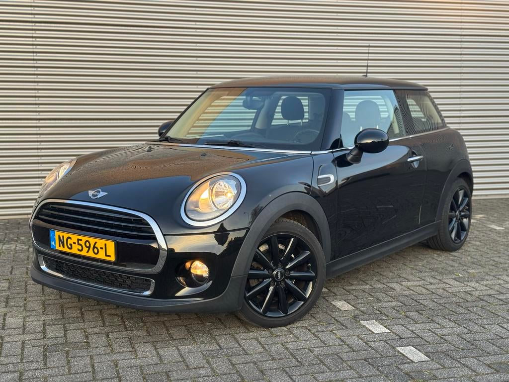 Mini 1.5 Cooper AUT 2017 Zwart, Auto's, 136 pk, 4 stoelen, Leder en Stof, Origineel Nederlands