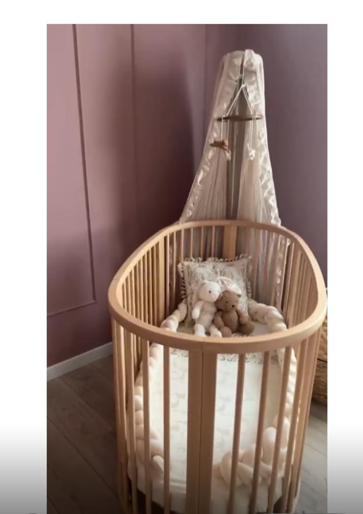 Stokke Ledikant meegroeibed- Ovaal Babybedje, Ophalen, Zo goed als nieuw, Ledikant