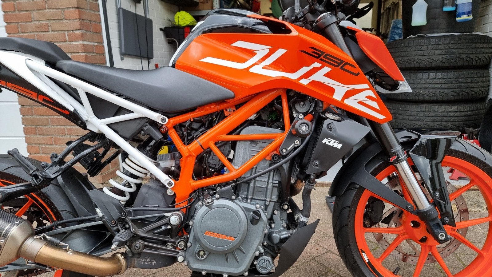 KTM 390 Duke met Akrapovic uitlaat, 390 cc, LED Verlichting, Gebruikt, Particulier