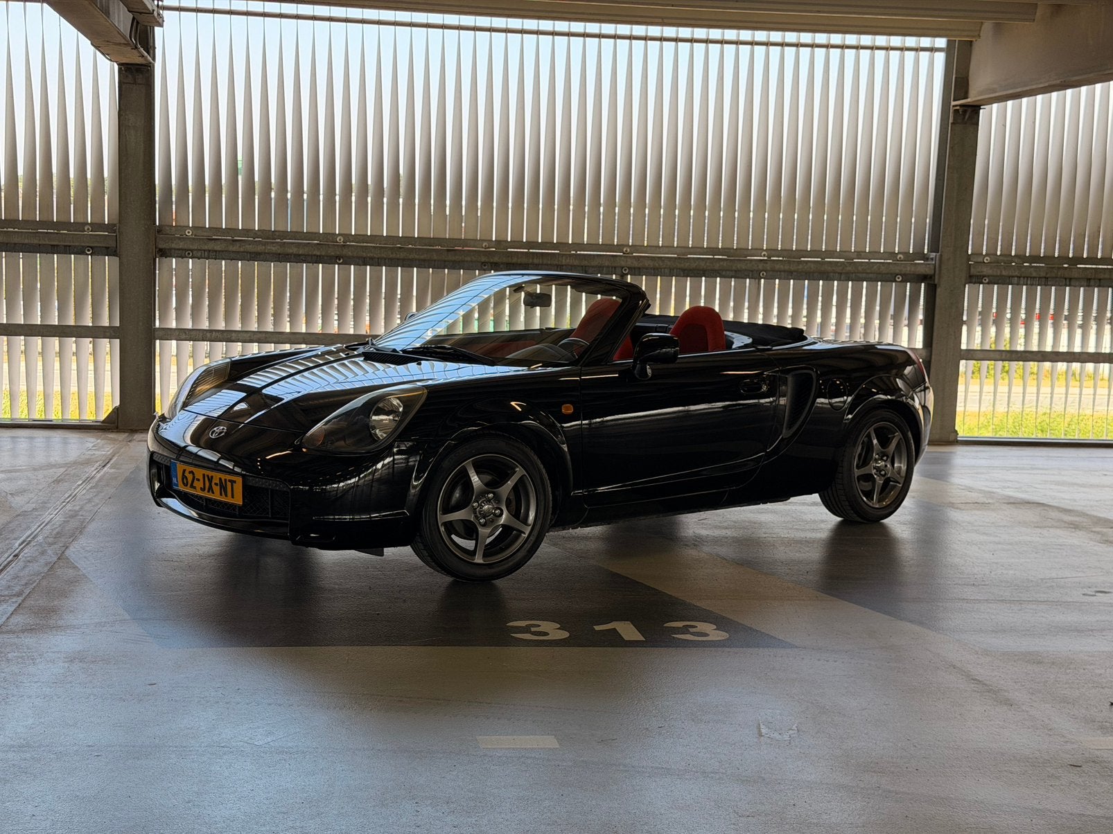 Toyota MR2 1.8 16V 2000 Zwart, 4 cilinders, Cabriolet, Zwart, 14 km/l