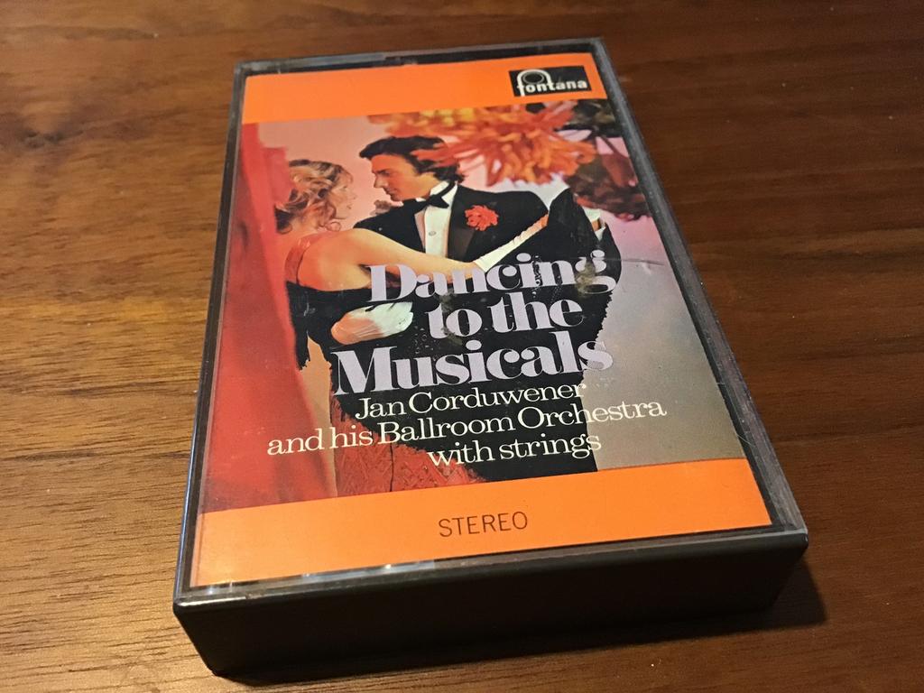 MC 1959, JAN CORDUWENER, DANCING TO THE MUSICALS, 7240-222, Ophalen of Verzenden, Zo goed als nieuw, 1 bandje