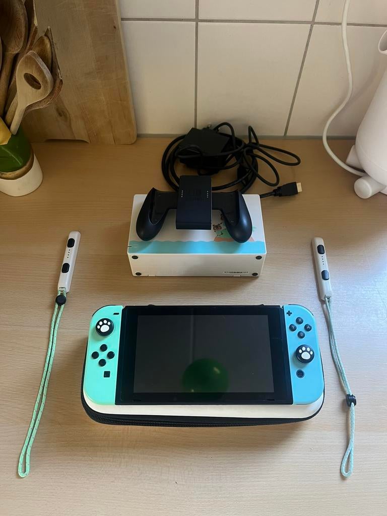 Animal crossing nintendo switch, Spelcomputers en Games, Spelcomputers | Nintendo Switch, Ophalen of Verzenden, Zo goed als nieuw