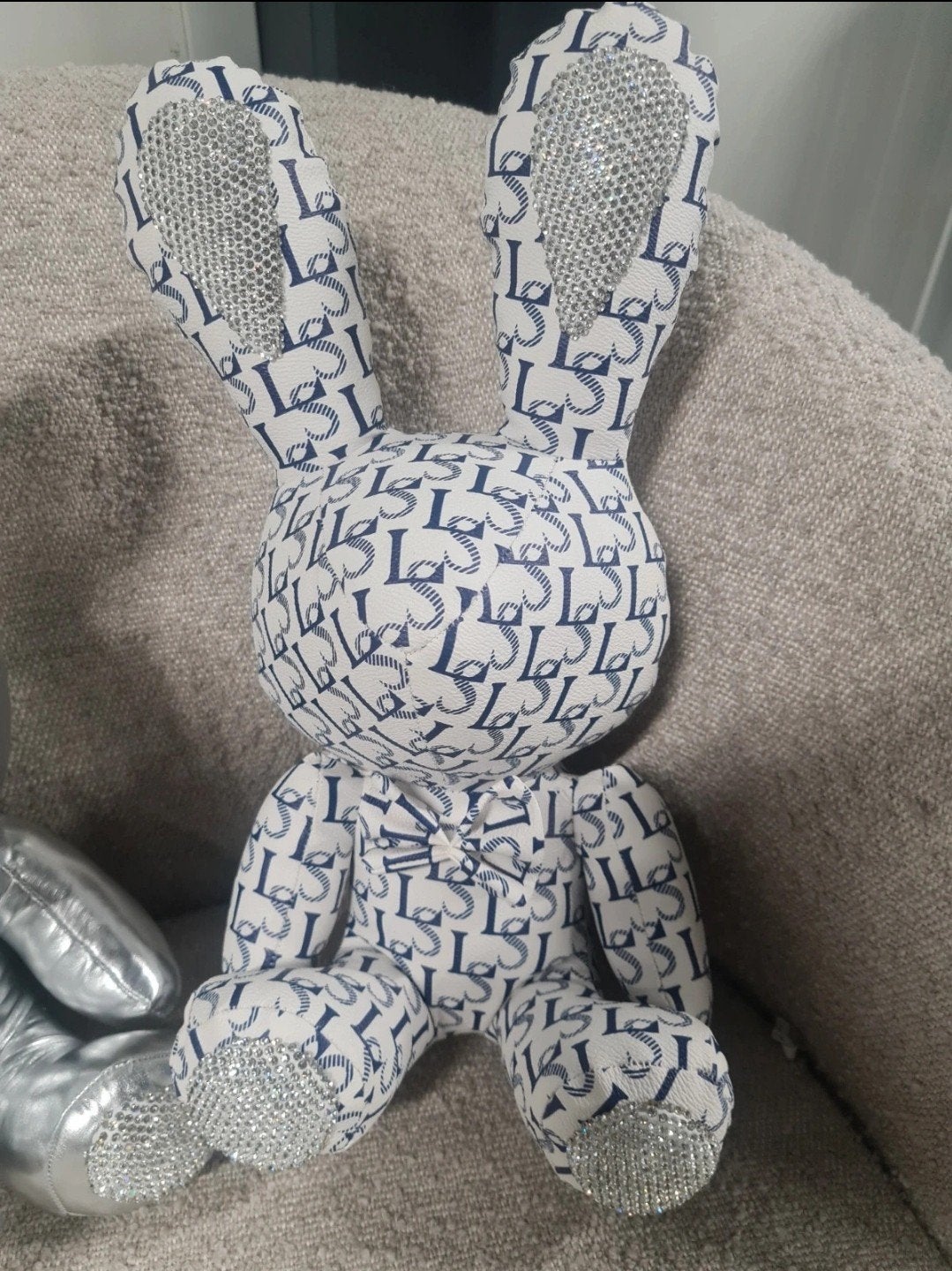 Nieuw Konijn Knuffel met Steentjes - 40 cm, Ophalen of Verzenden, Middelgroot (20 tot 80 cm), Met kleding of accessoire, Konijn