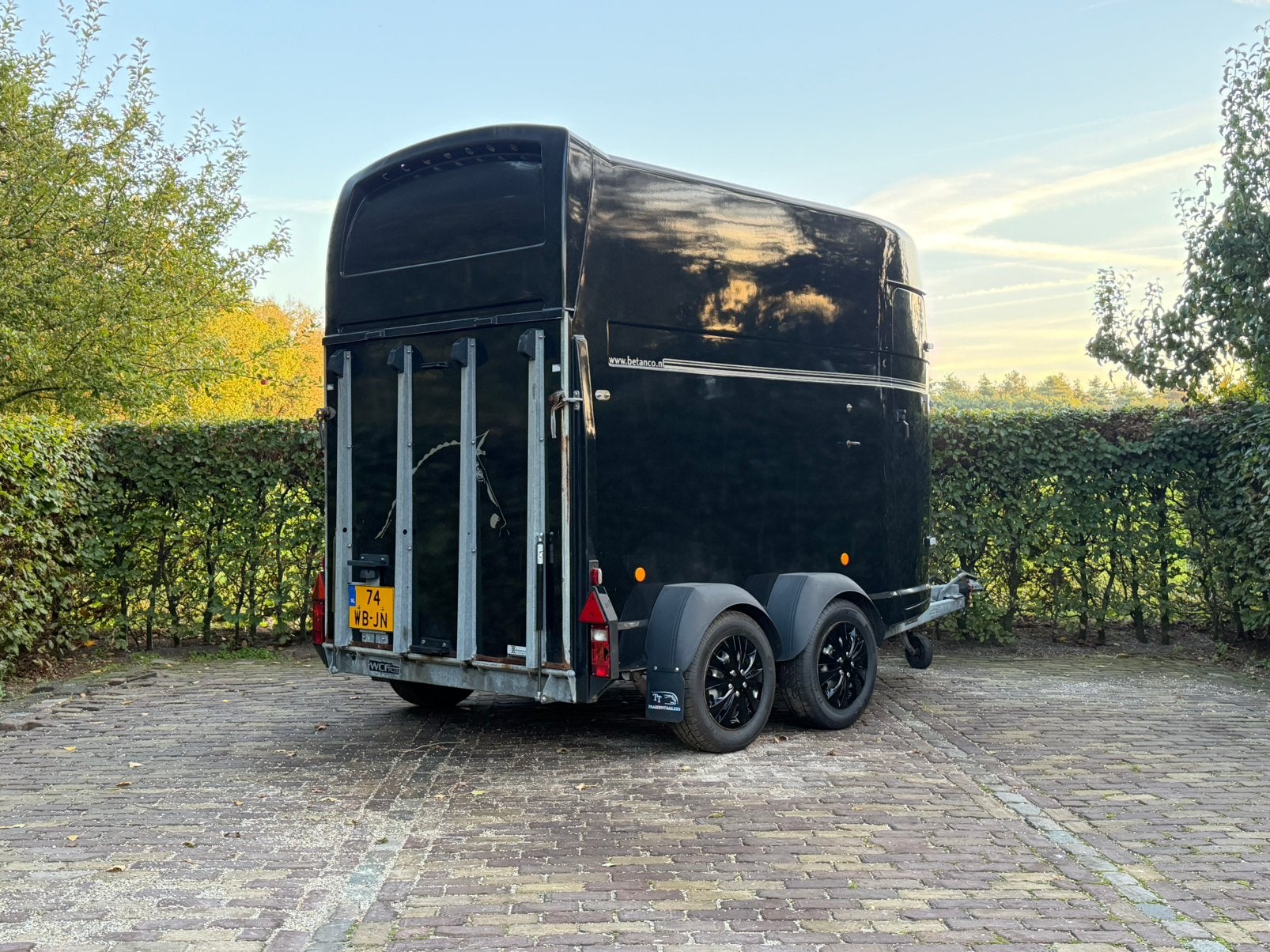 Nette 2 paards bockmann met zadelkamer, Ophalen, Zo goed als nieuw, 2-paards trailer, TT paardentrailers