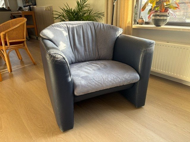 Comfortabele fauteuil - Donkerblauw leer met grijze stof, Ophalen, Gebruikt, 75 tot 100 cm, Comfortabel, Klassiek