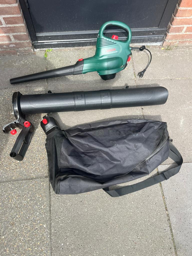 Bosch garden tidy 3000 bladblazer en zuiger, Tuin en Terras, Bladblazers, Ophalen, Zo goed als nieuw, Elektrisch