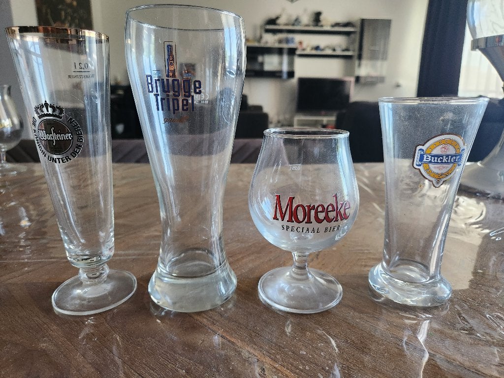 4 bierglazen – Buckler, Warsteiner, Gruut & Moreeke, Ophalen of Verzenden, Zo goed als nieuw, Bierglas