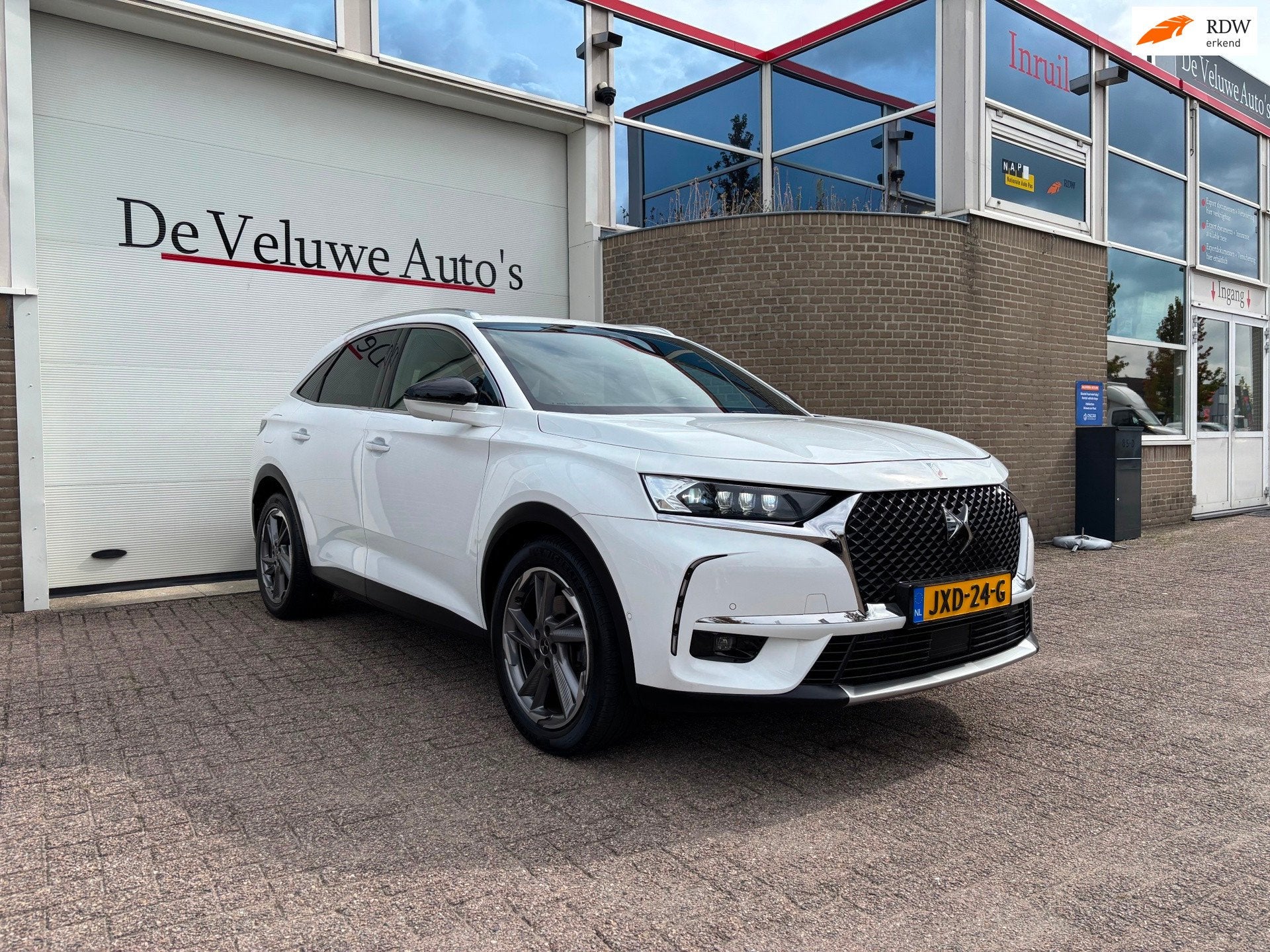 DS 7 Crossback E-Tense 4x4 Grand Chic Rivoli 300PK|Pano|Cam|, Auto's, Automaat, 1800 kg, Gebruikt, Euro 6