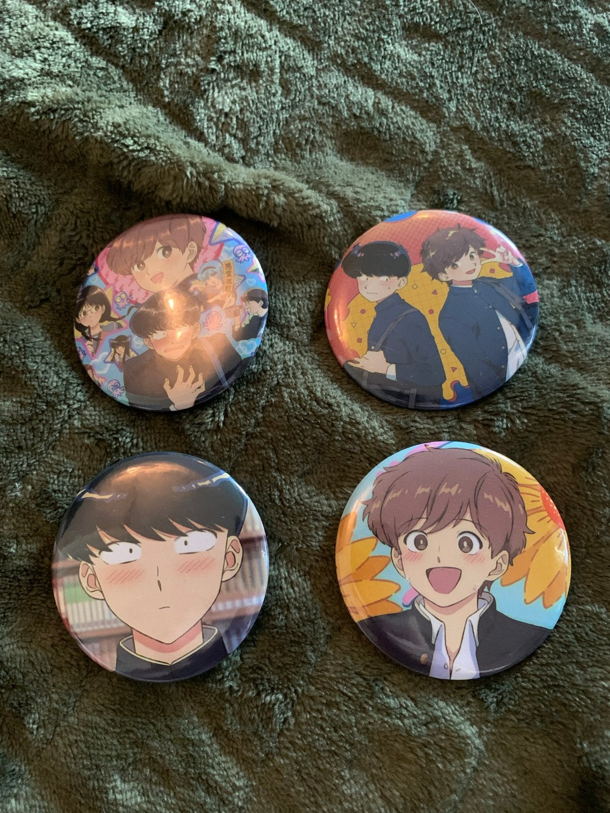 Anime pins - set van 4, Verzamelen, Verzenden, Zo goed als nieuw, Figuurtje, Speldje of Pin