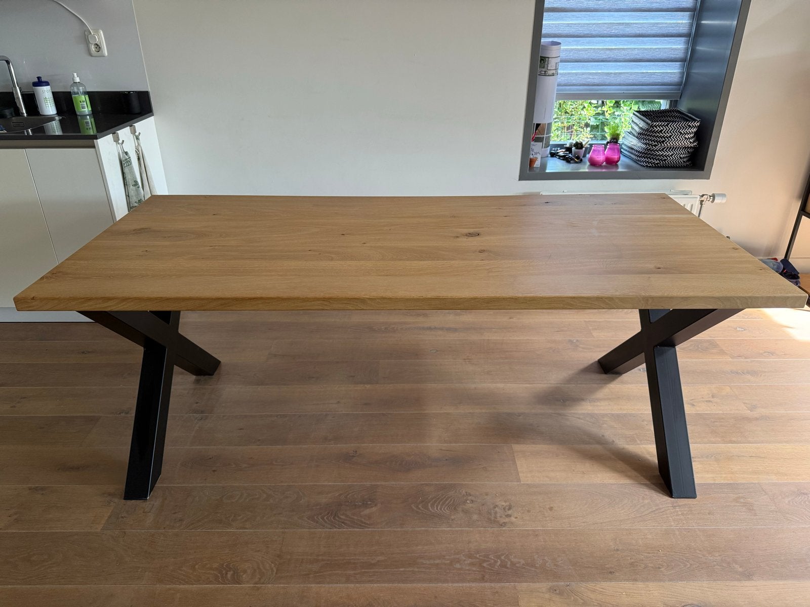 Eikenhouten Eettafel 200x90cm met Zwart Stalen X-frame, Ophalen, Eikenhout, 50 tot 100 cm, Zo goed als nieuw
