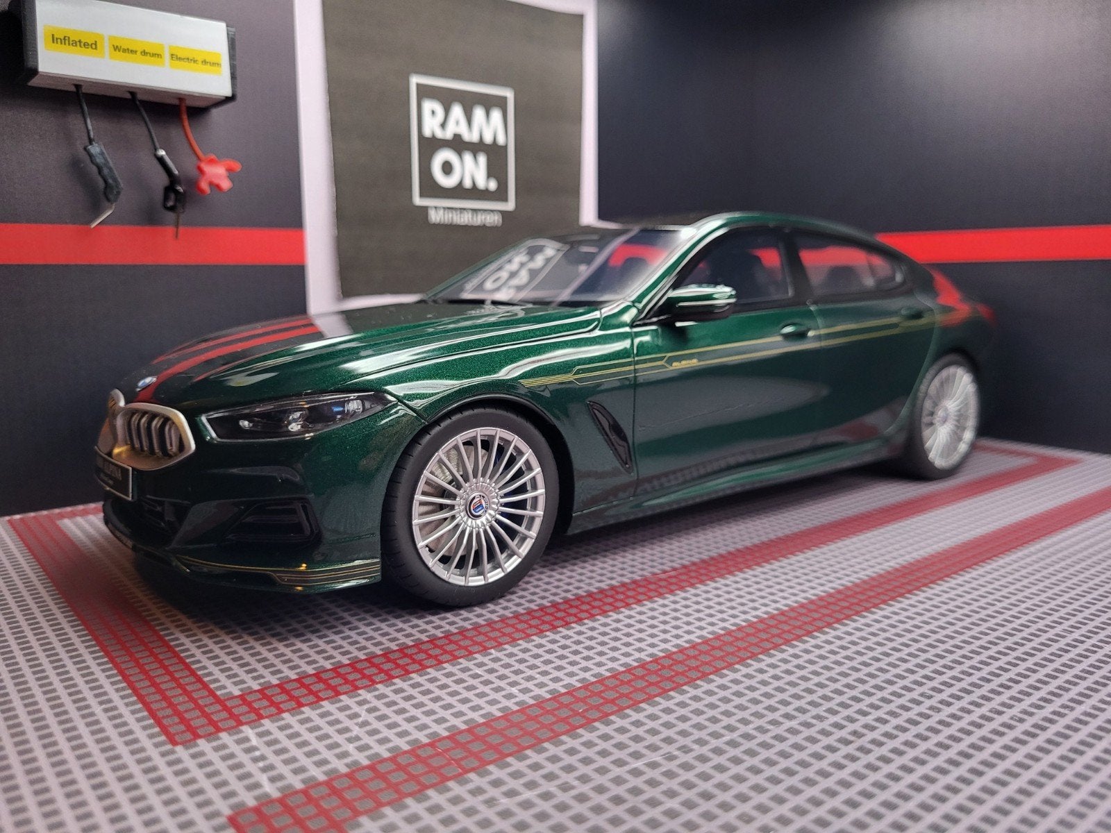 1/18 BMW Alpina B8 Gran Coupe, Hobby en Vrije tijd, Ophalen of Verzenden, Zo goed als nieuw, Auto, Overige merken