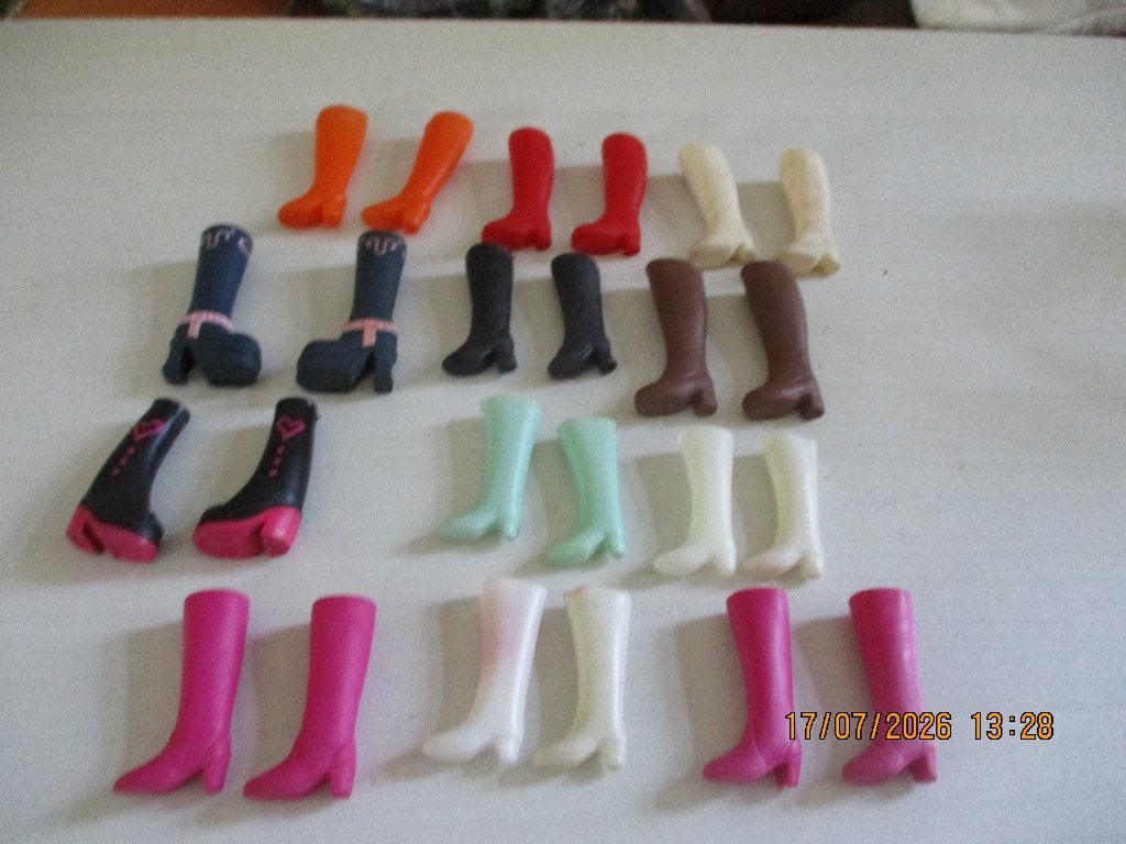 Barbie poppen laarzen 12 paar., Verzamelen, Poppen, Ophalen of Verzenden, Gebruikt, Fashion Doll
