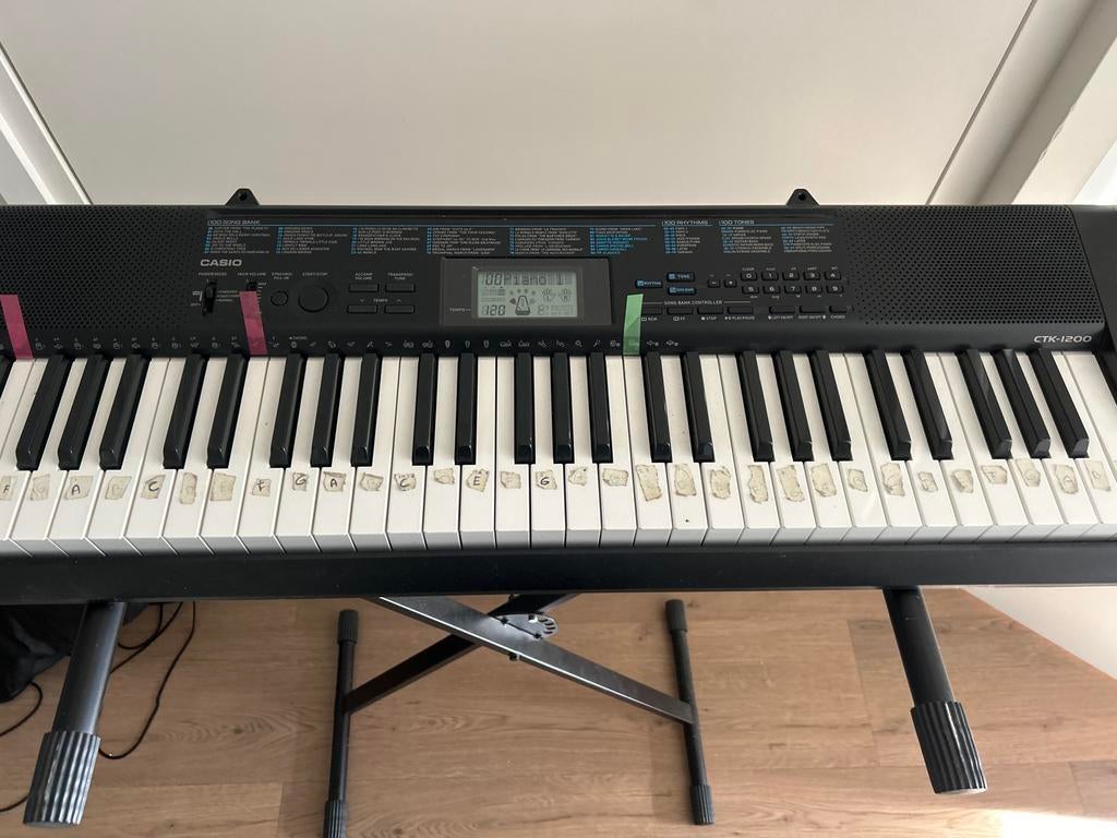 Casio CTK-1200 Keyboard - Ideaal voor beginners!, Muziek en Instrumenten, Keyboards, Ophalen, Casio, Met standaard, 61 toetsen