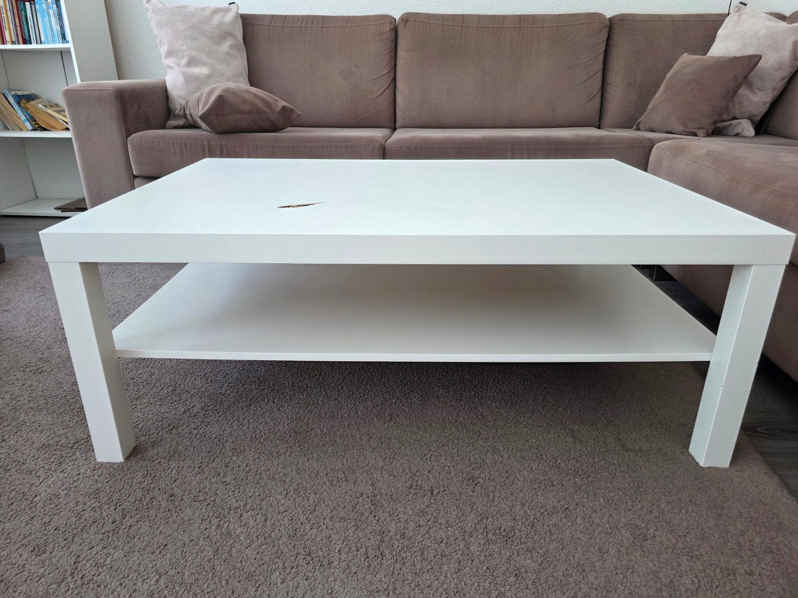 ikea witte salontafel met gat, Huis en Inrichting, Tafels | Salontafels, Ophalen, Gebruikt, 100 tot 150 cm, 50 tot 100 cm
