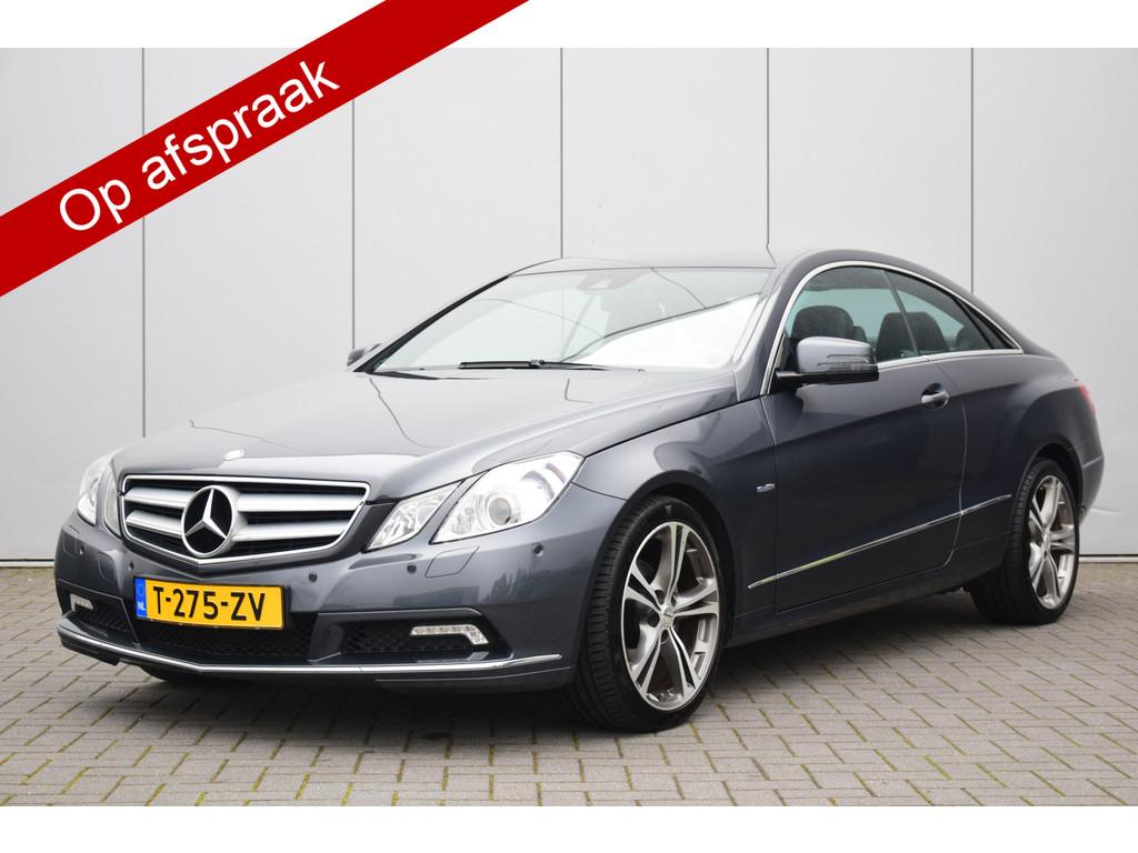 Mercedes-Benz E-Klasse Coupé 250 CGI Elegance Bi-Xenon Leer, Auto's, Mercedes-Benz, Euro 5, Zwart, 4 cilinders, 4 stoelen