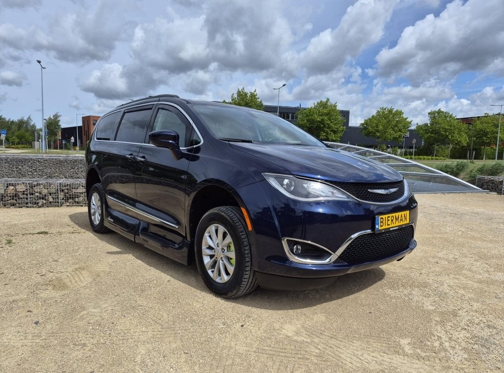 Chrysler Pacifica (bj 2017, automaat), Auto's, Chrysler, Automaat, 12 maanden, Parkeersensor, Gebruikt