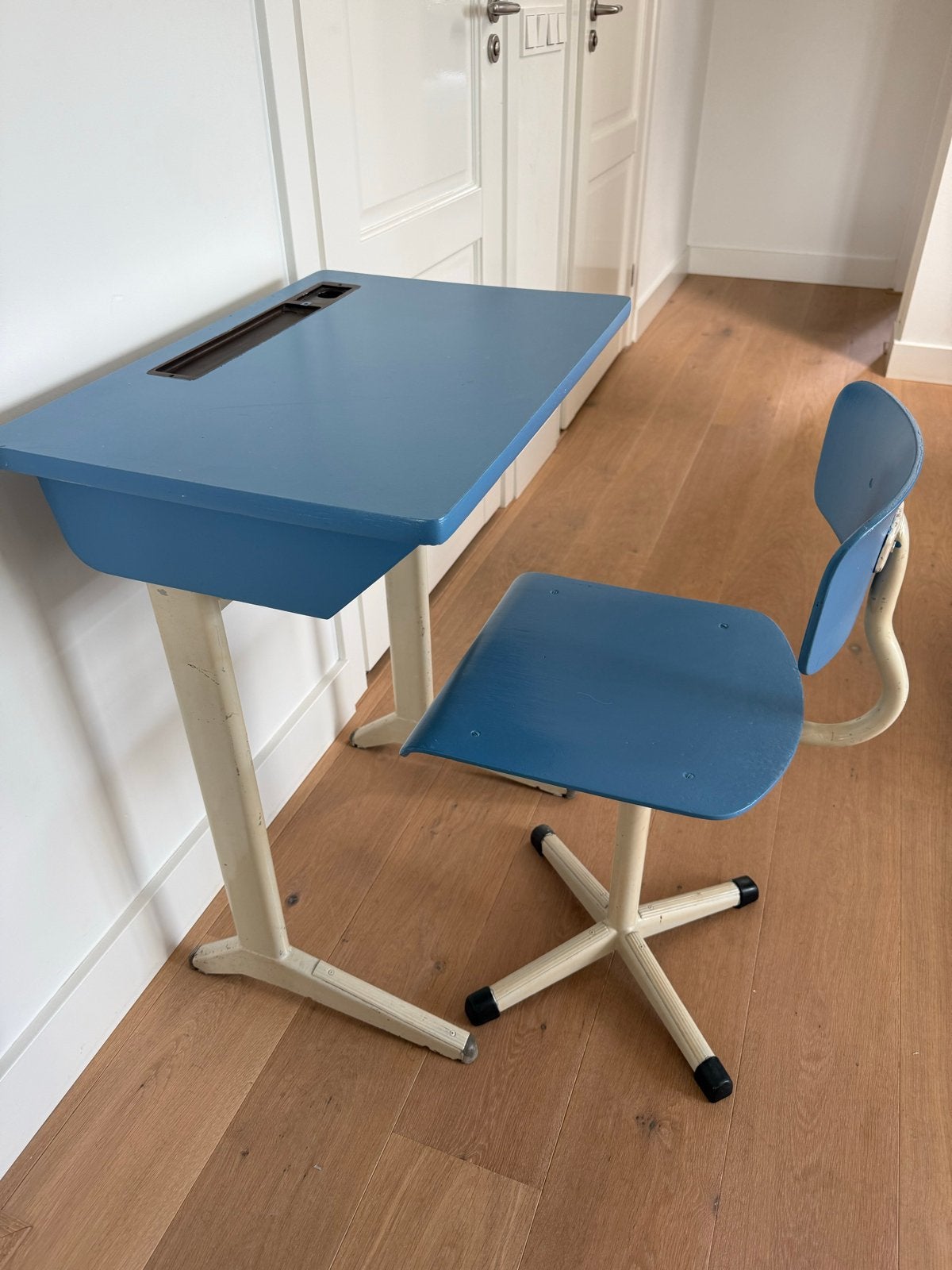 Vintage kinderbureau met stoel - Blauw, Ophalen