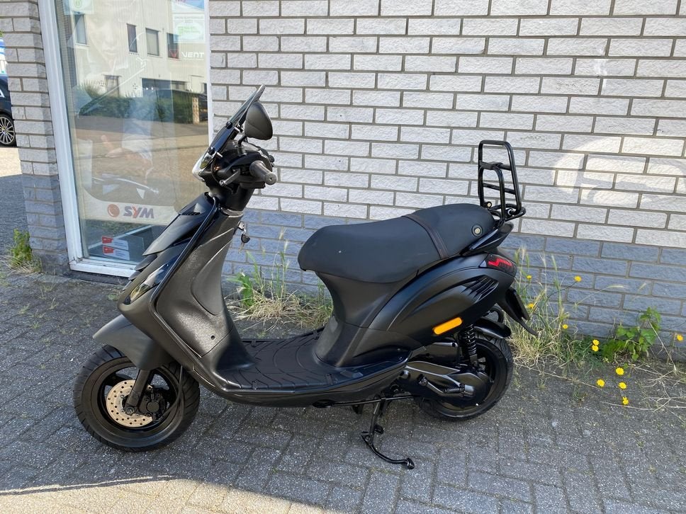 2-TAKT 70CC PIAGGIO ZIP SP LINE 45KM BROM YASUNI 2016 6000KM, Fietsen en Brommers, PIAGGIO, Onbekend, Onbekend