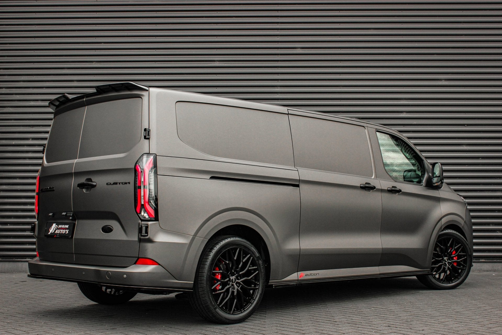 Ford E-Transit Cust. 340 L2H1 Limited 71 kWh 218PK / JB- EDI, Auto's, Automaat, Achterwielaandrijving, Zwart, Zwart