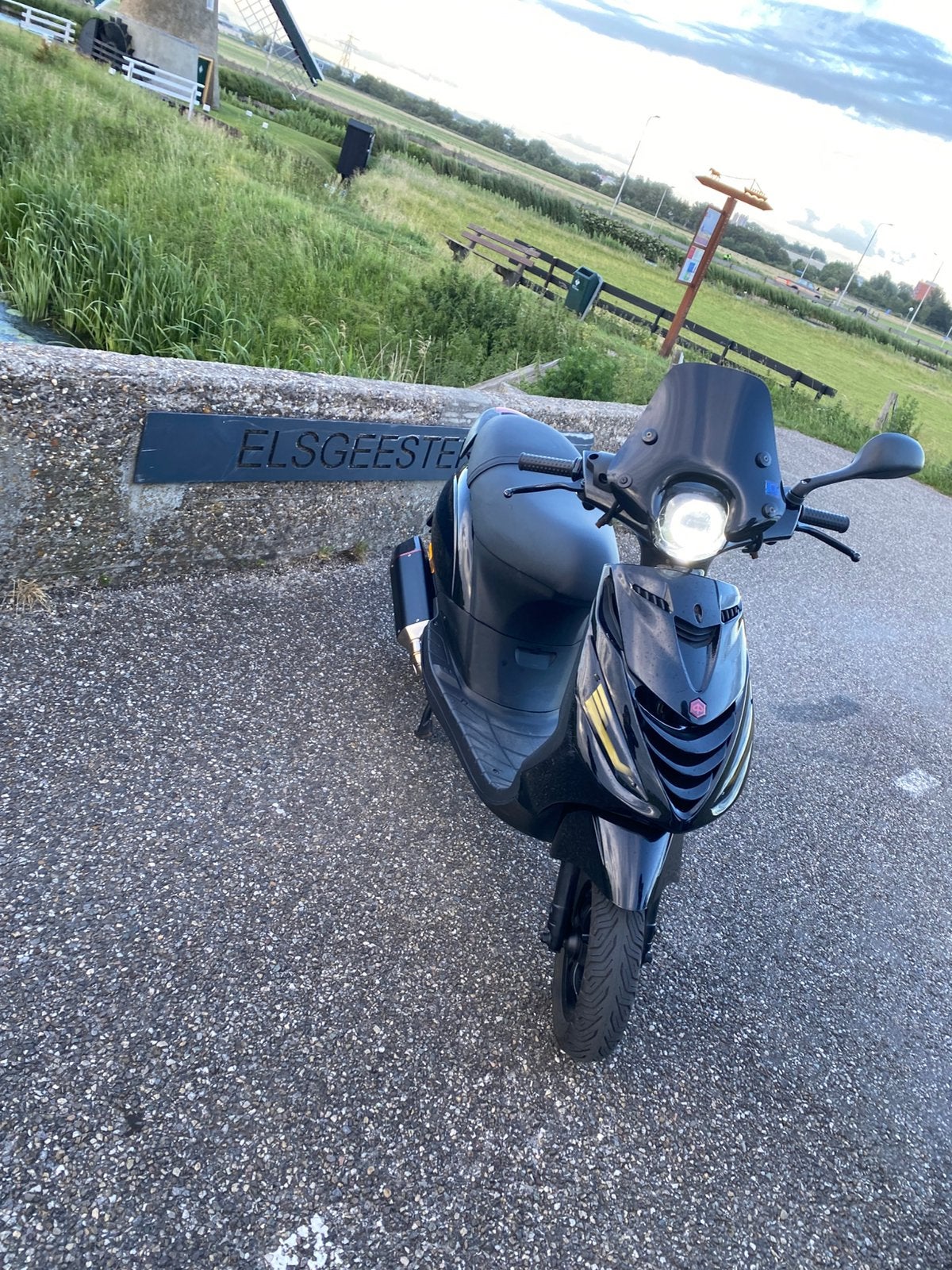 Piago zip 4 takt glans zwart 2007, Fietsen en Brommers, Scooters | Piaggio, Gebruikt, Maximaal 45 km/u, Zip, Ophalen of Verzenden