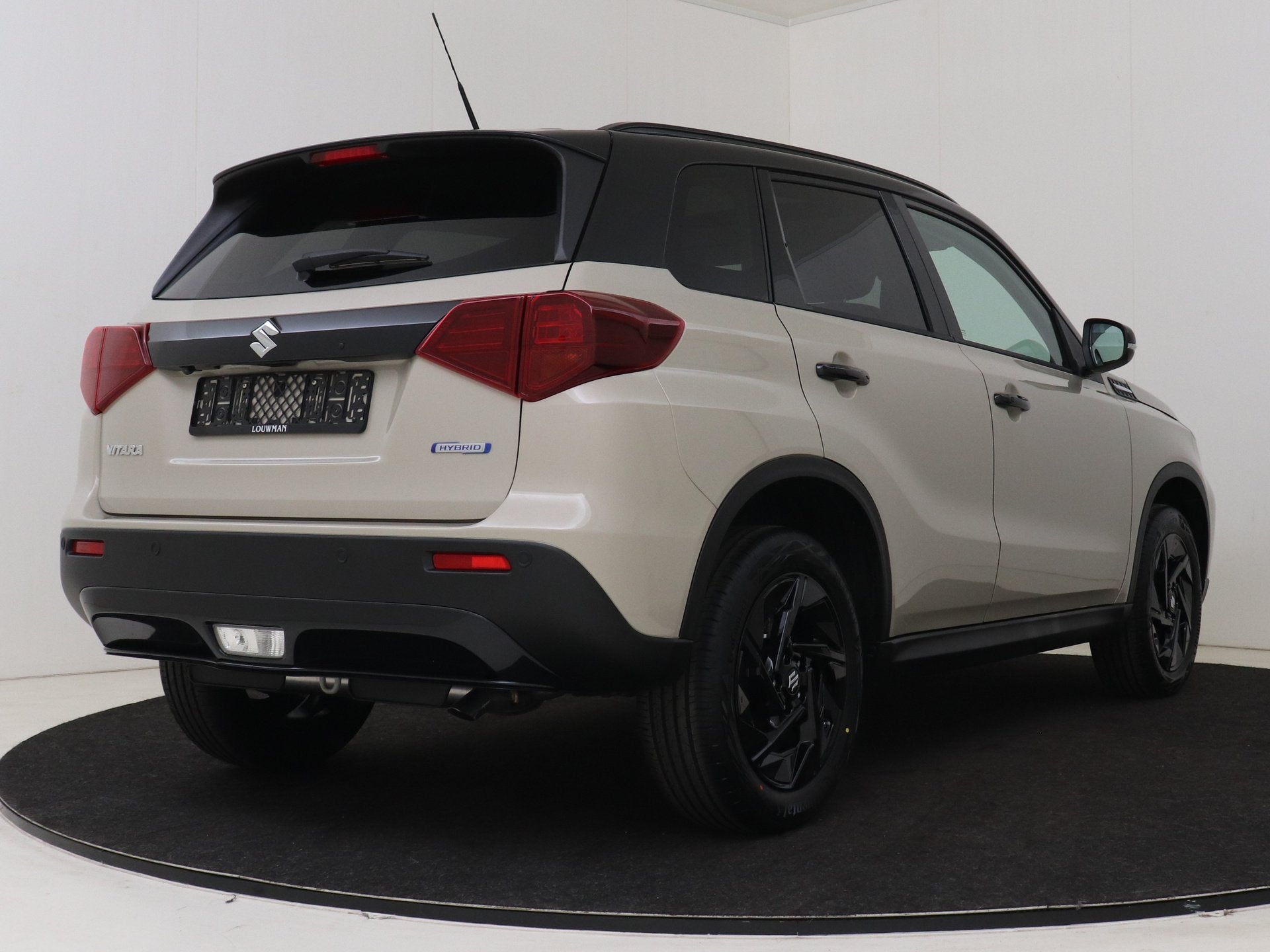 Suzuki Vitara 1.4 Boosterjet Smart Hybrid 60th Special Editi, 12 maanden, Zwart, 4 cilinders, Beige