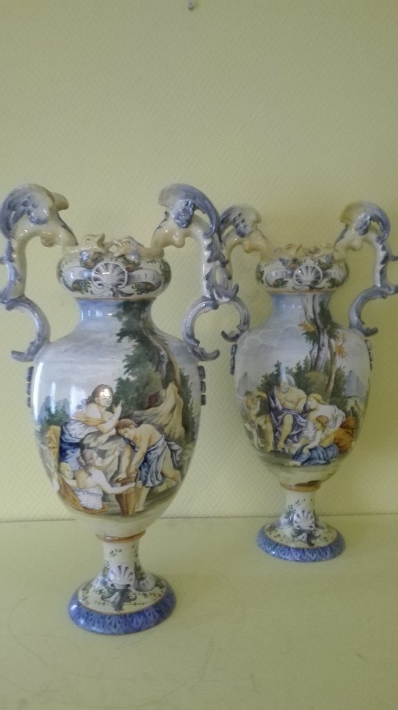 groot paar majolica urbino stijl vazen 19e eeuw italy, Ophalen