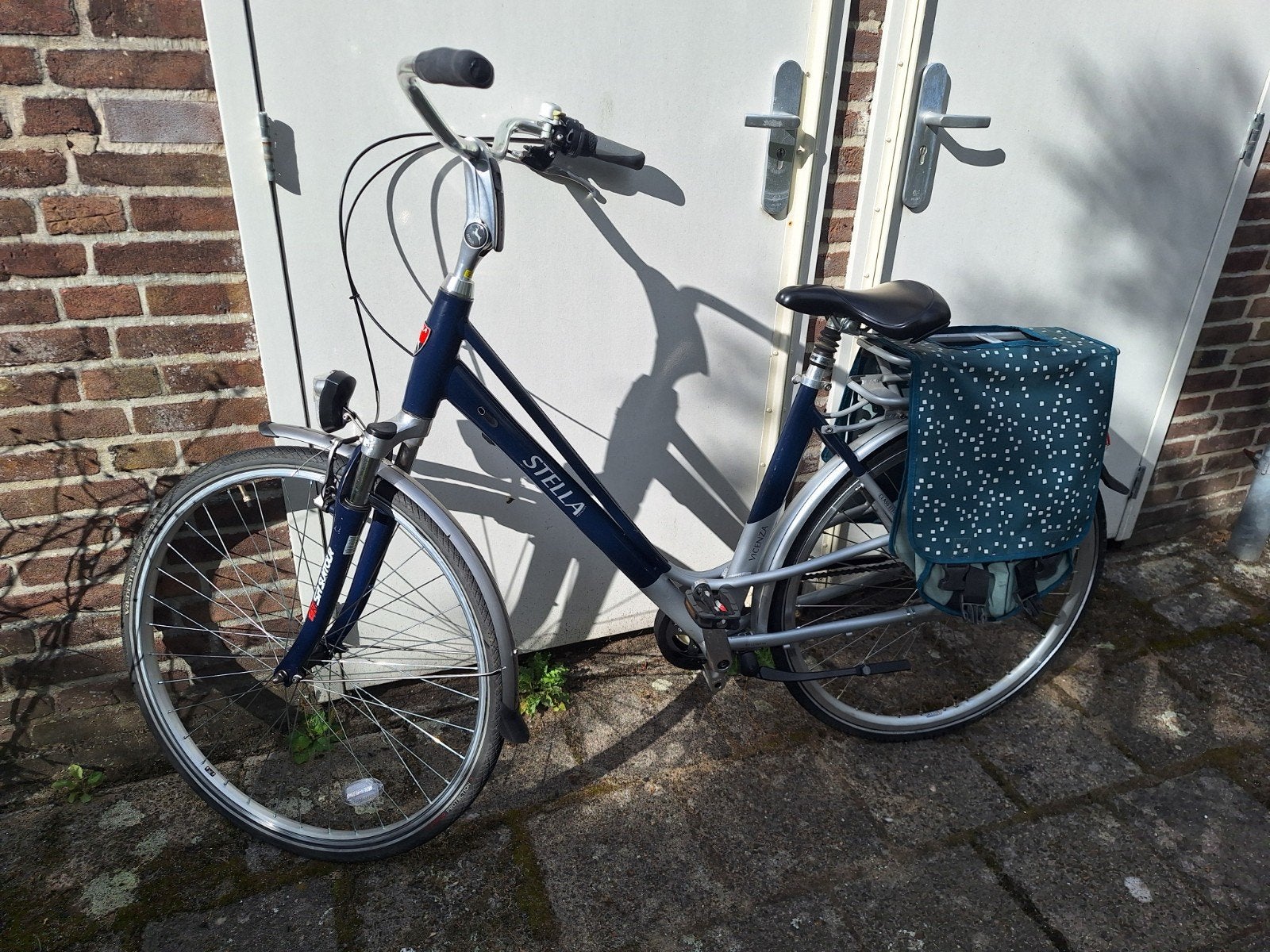 Stella damesfiets, 3 versnellingen, Terugtraprem, Versnellingen, Zo goed als nieuw, Ophalen