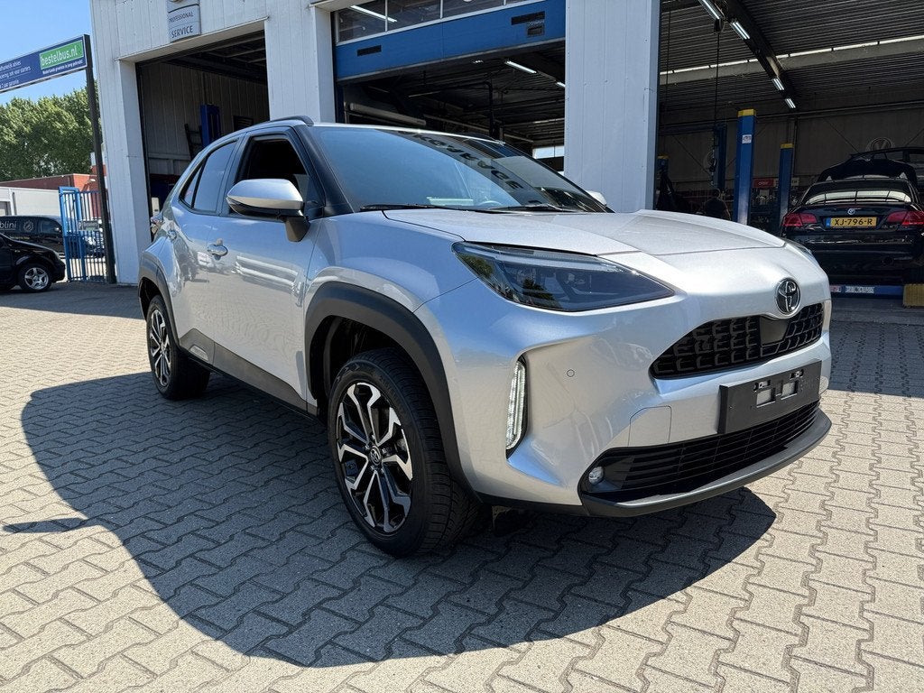 Toyota Yaris Cross 1.5 Hybrid 115 Dynamic Plus Automaat VOL, Auto's, Toyota, 12 maanden, Gebruikt, Zwart, 1490 cc