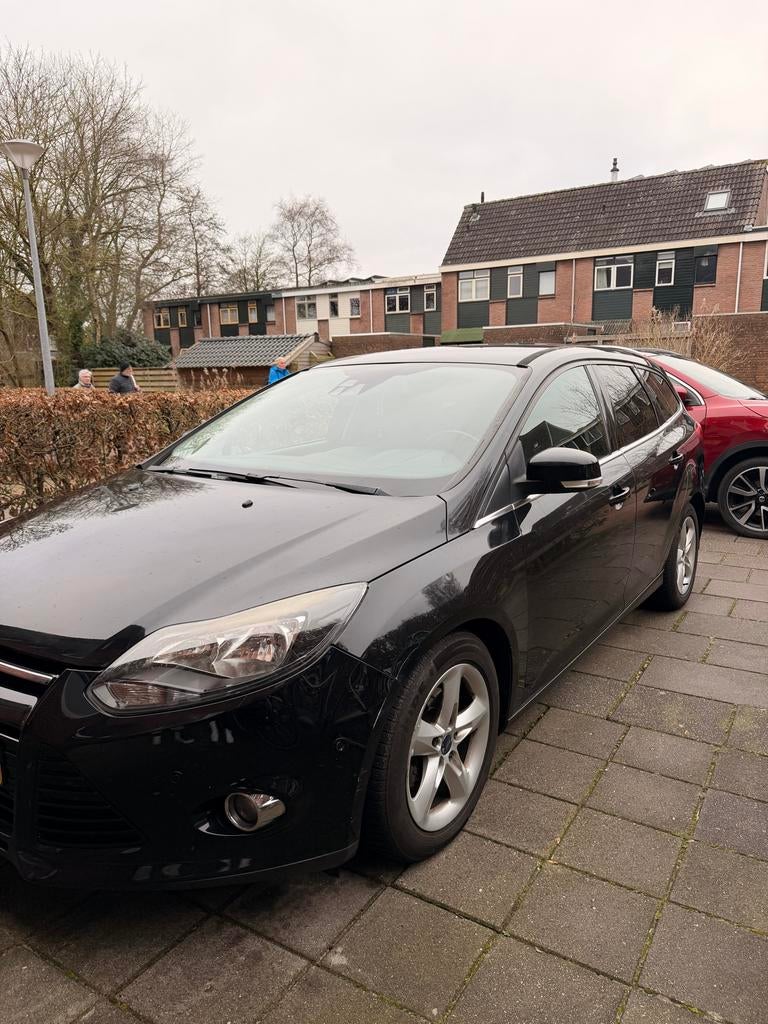 Ford Focus 1.6 Tdci 77KW Wagon 2013 Zwart, Auto's, Zwart, 4 cilinders, Zwart, Origineel Nederlands