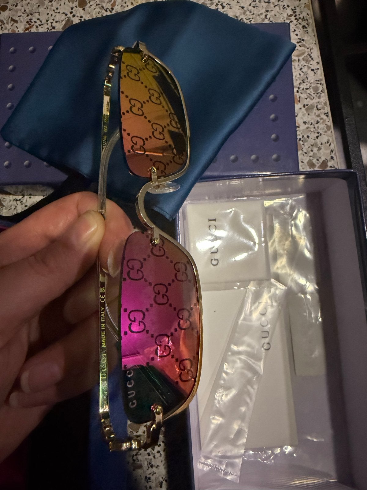 Gucci zonnebril met doos en accessoires, Ophalen of Verzenden, Nieuw, Zonnebril, Overige merken