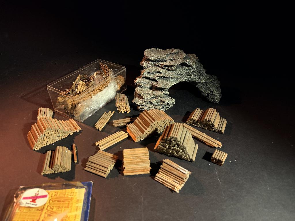 MODELBOUW/DIORAMA: HOUTEN scenery + landschapsmateriaal (19), Hobby en Vrije tijd, Ophalen of Verzenden, Zo goed als nieuw, 1:50 of kleiner