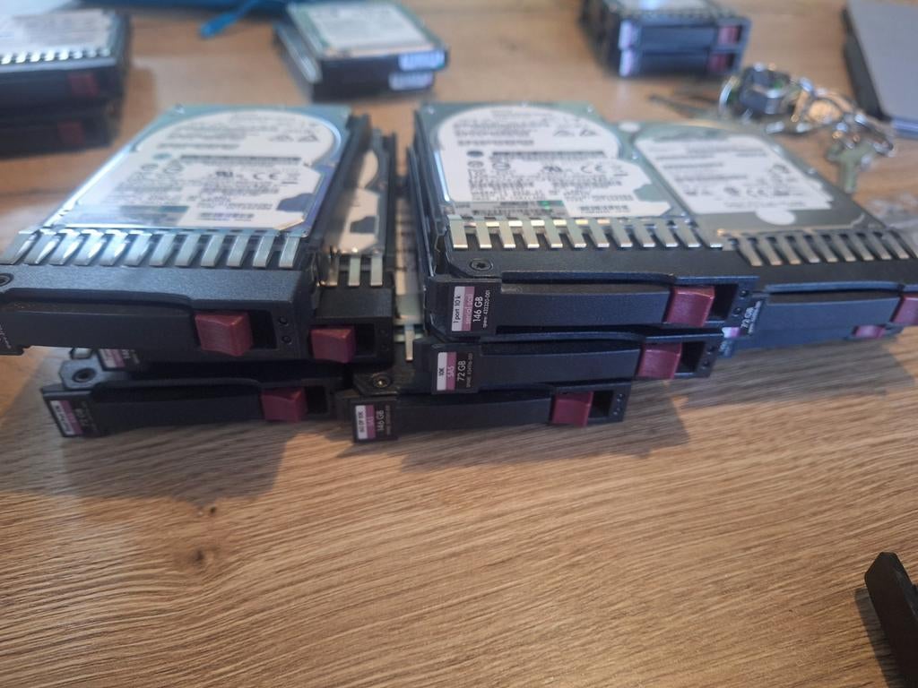 15 stuks 10K SAS Enterprise Schijven - 900GB & 600GB & 146GB, Computers en Software, Harde schijven, SAS, Ophalen of Verzenden